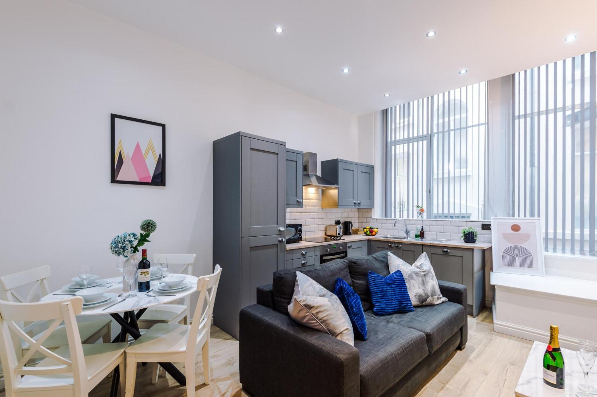 Modern 2-Bedroom Apt In The Heart Of City Centre 리버풀 외부 사진