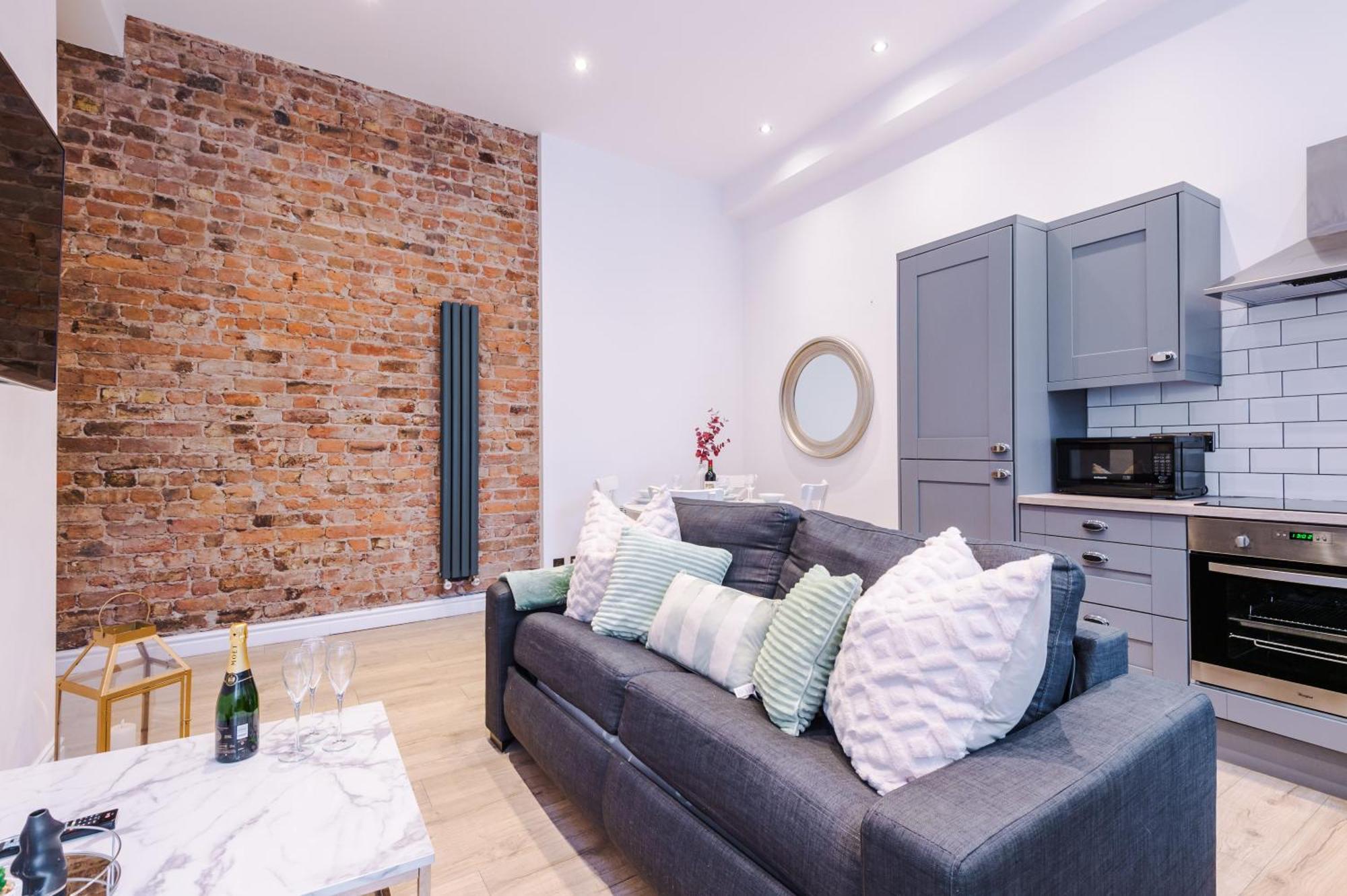 Modern 2-Bedroom Apt In The Heart Of City Centre 리버풀 외부 사진