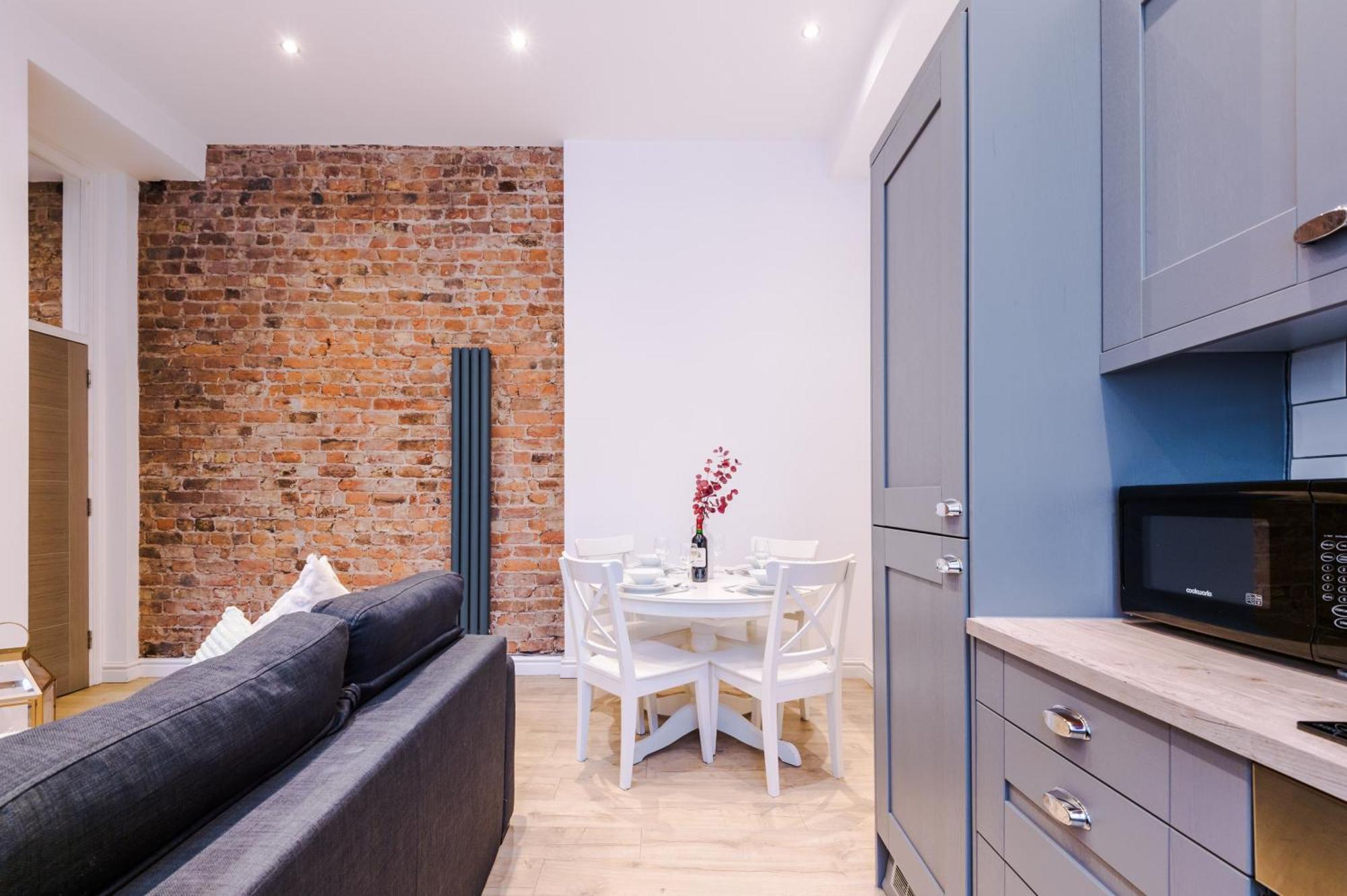 Modern 2-Bedroom Apt In The Heart Of City Centre 리버풀 외부 사진