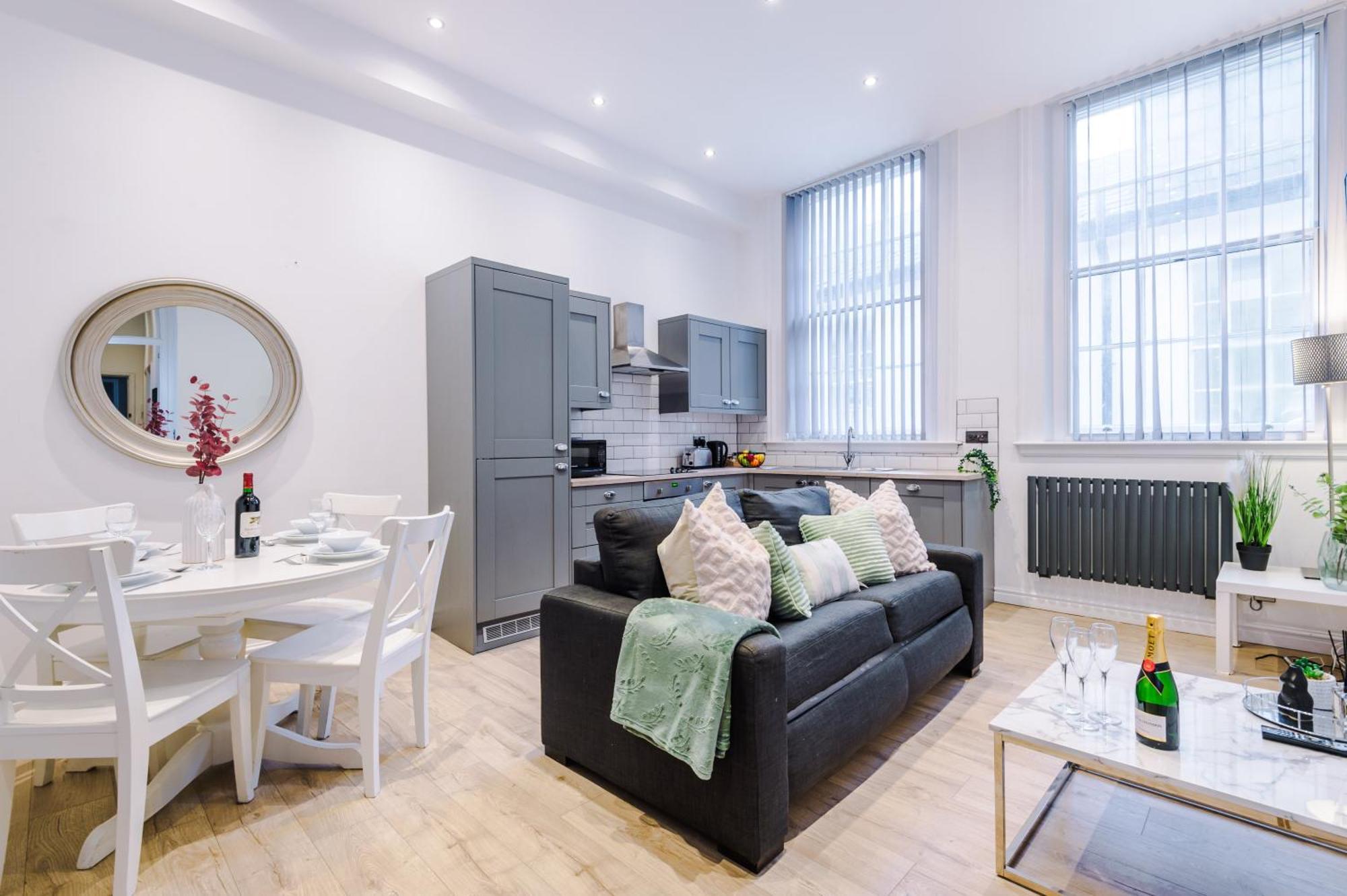 Modern 2-Bedroom Apt In The Heart Of City Centre 리버풀 외부 사진
